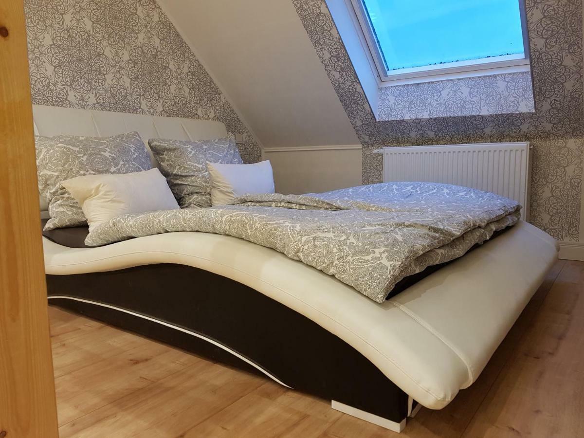Zucht- Und Ausbildungsstall Rubly Kleinbundenbach Exteriér fotografie